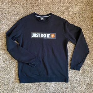Black Nike just do it crewneck sweatshirt